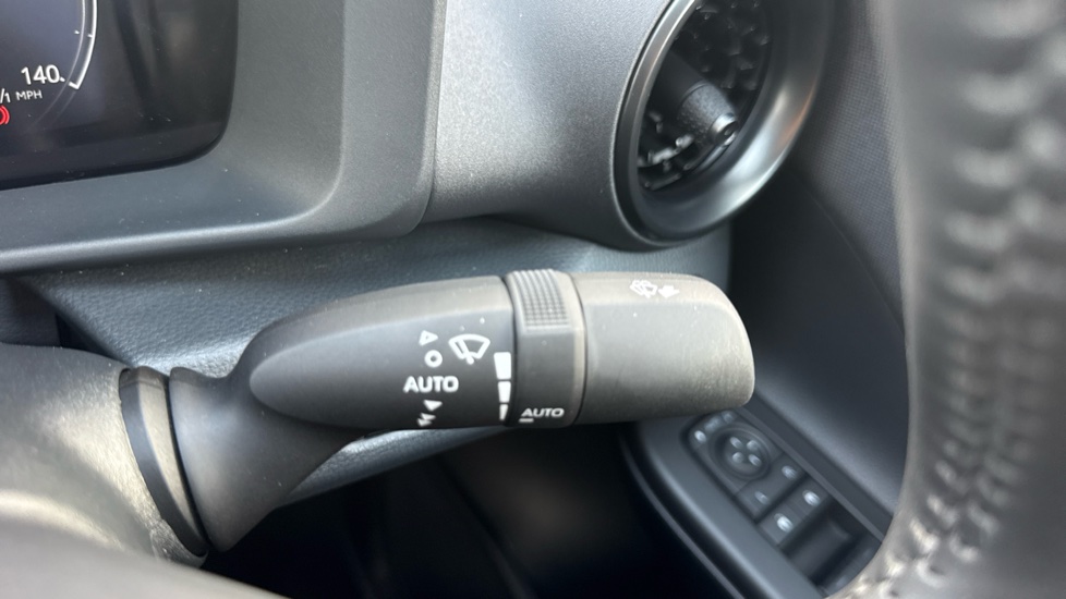 Toyota C-HR 2.0 PHEV Design 5dr CVT Hatchback - Image 34