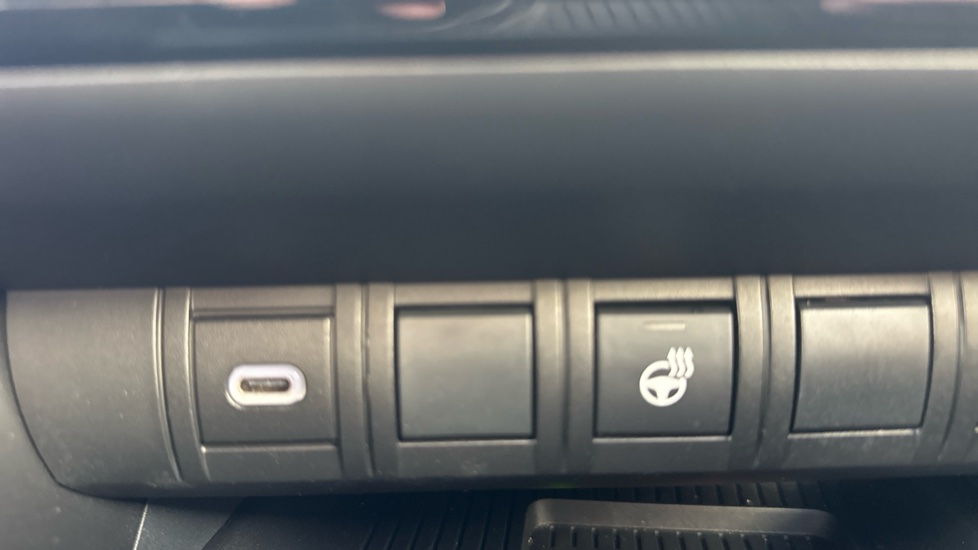 Toyota C-HR 2.0 PHEV Design 5dr CVT Hatchback - Image 36