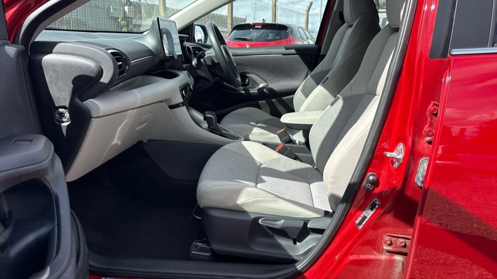 Toyota Yaris 1.5 Hybrid Excel 5dr CVT Hybrid Hatchback - Image 5