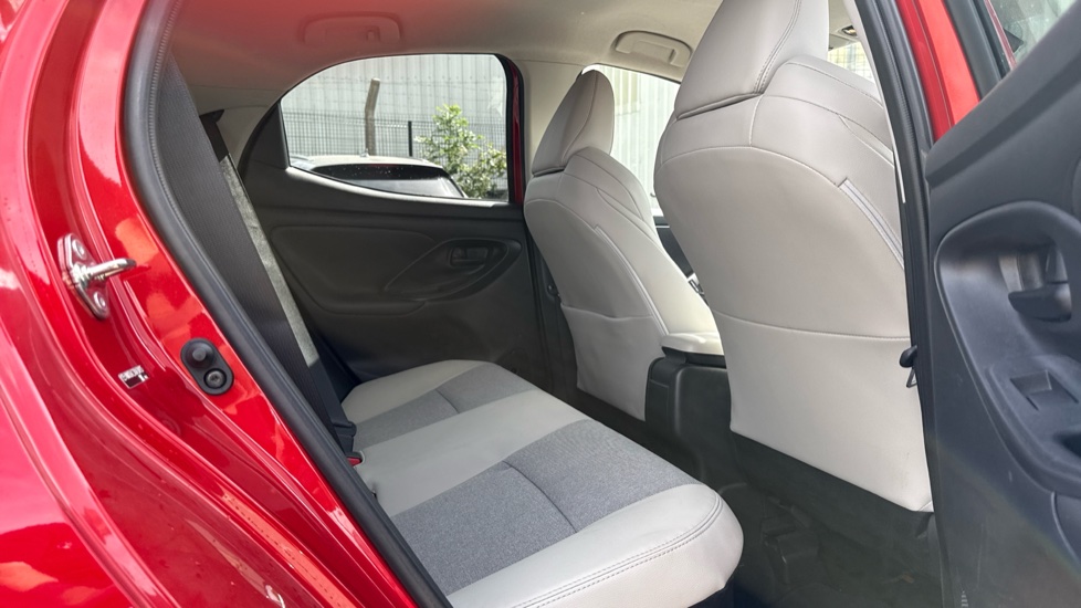 Toyota Yaris 1.5 Hybrid Excel 5dr CVT Hybrid Hatchback - Image 8