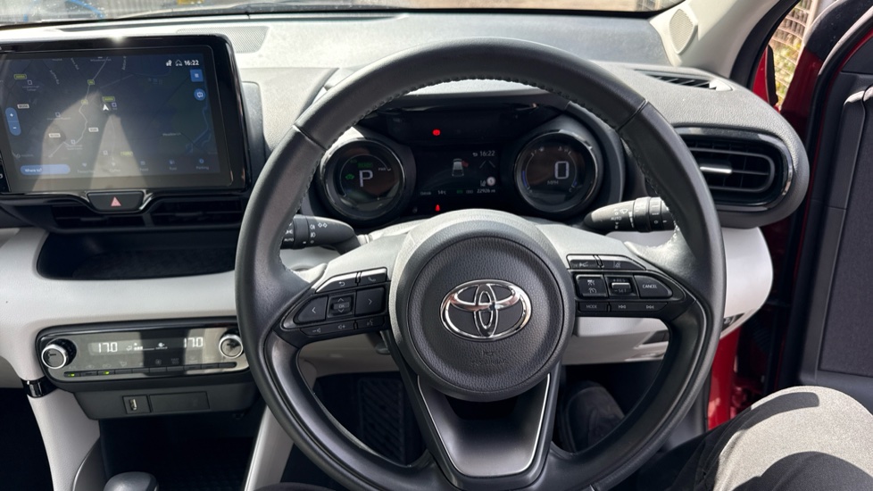 Toyota Yaris 1.5 Hybrid Excel 5dr CVT Hybrid Hatchback - Image 10