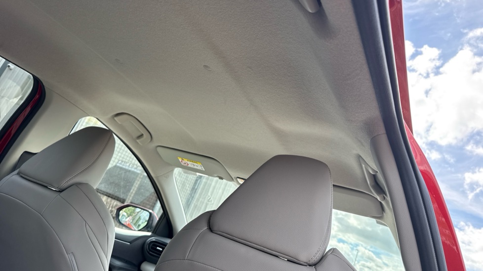 Toyota Yaris 1.5 Hybrid Excel 5dr CVT Hybrid Hatchback - Image 19