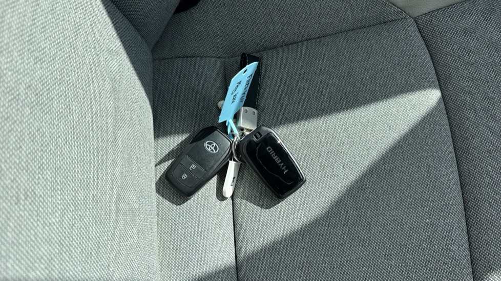 Toyota Yaris 1.5 Hybrid Excel 5dr CVT Hybrid Hatchback - Image 28