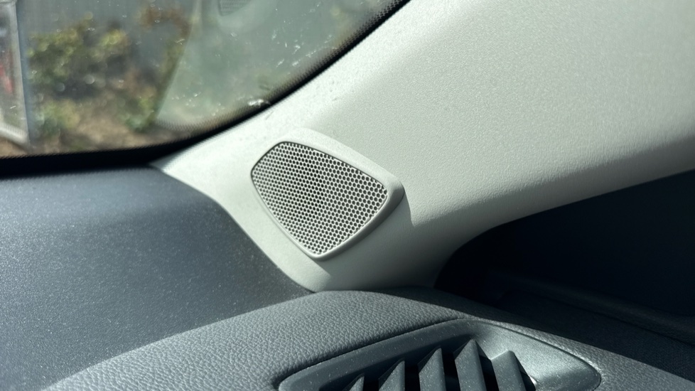 Toyota Yaris 1.5 Hybrid Excel 5dr CVT Hybrid Hatchback - Image 39