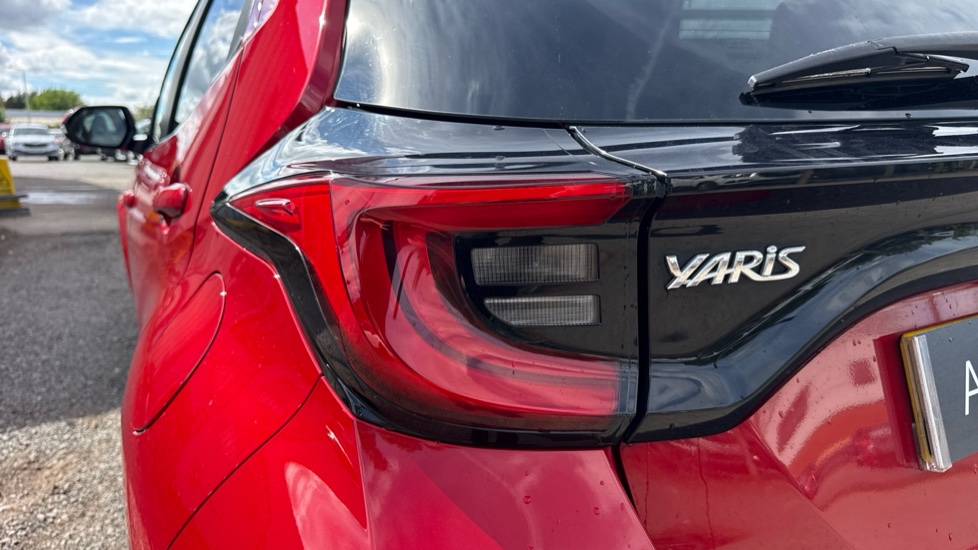 Toyota Yaris 1.5 Hybrid Excel 5dr CVT Hybrid Hatchback - Image 41