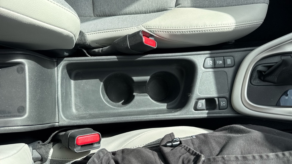 Toyota Yaris 1.5 Hybrid Excel 5dr CVT Hybrid Hatchback - Image 51
