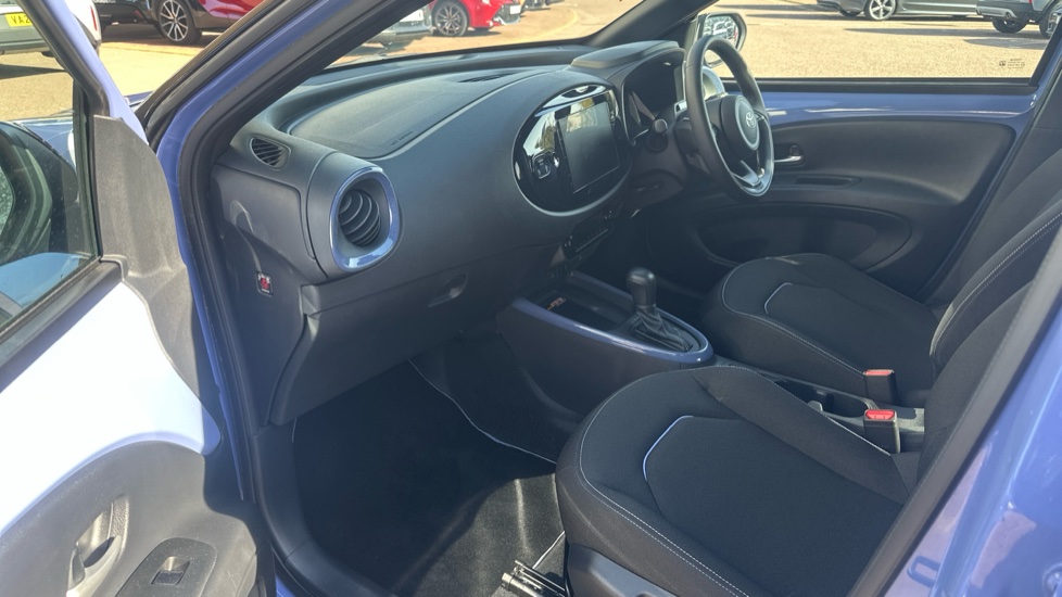 Toyota Aygo X 1.5 Hybrid Design 5dr CVT Hybrid Hatchback - Image 5