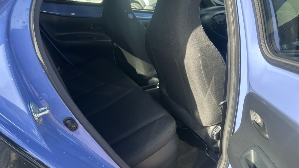 Toyota Aygo X 1.5 Hybrid Design 5dr CVT Hybrid Hatchback - Image 8