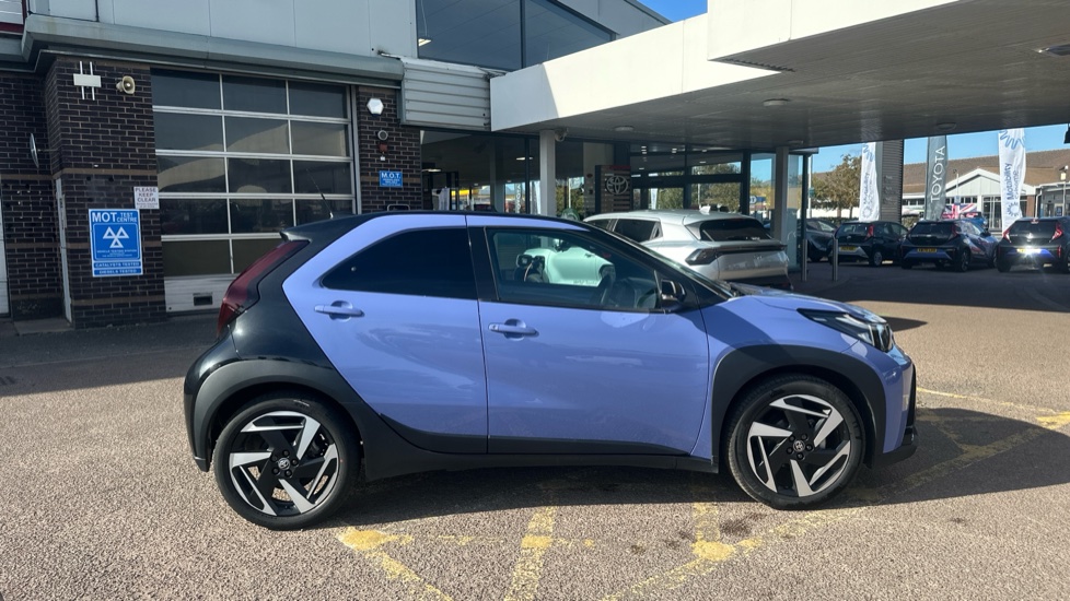 Toyota Aygo X 1.5 Hybrid Design 5dr CVT Hybrid Hatchback - Image 23