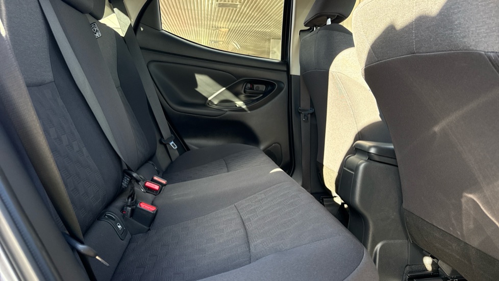 Toyota Yaris 1.5 Hybrid Design 5dr CVT Hybrid Hatchback - Image 8