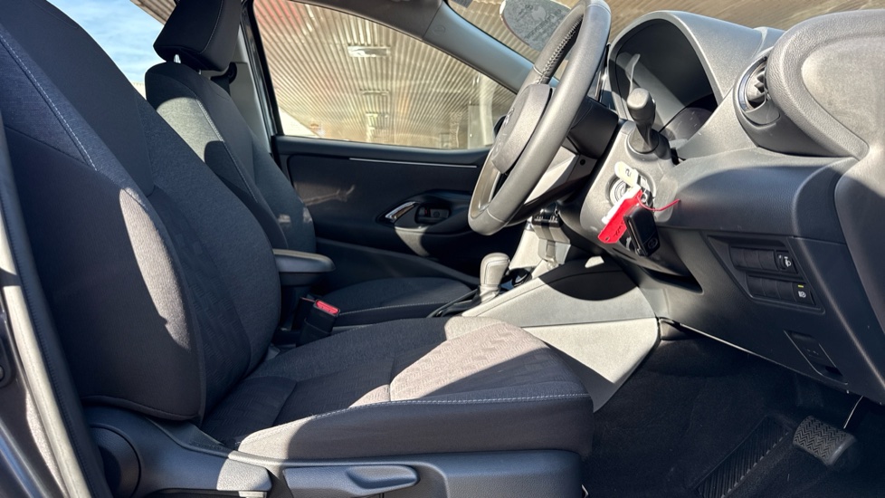 Toyota Yaris 1.5 Hybrid Design 5dr CVT Hybrid Hatchback - Image 12