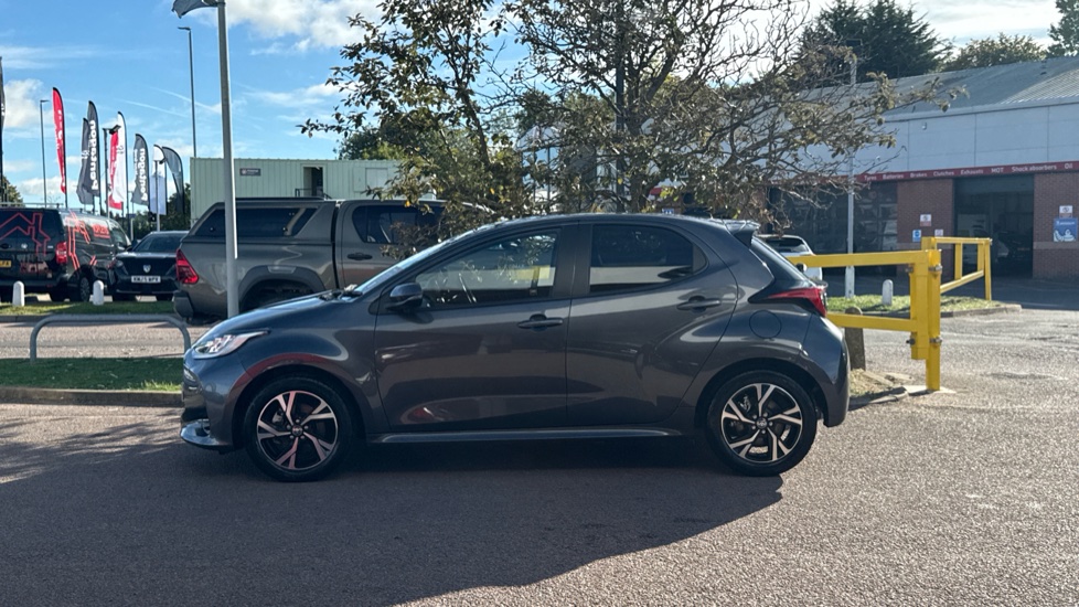 Toyota Yaris 1.5 Hybrid Design 5dr CVT Hybrid Hatchback - Image 24