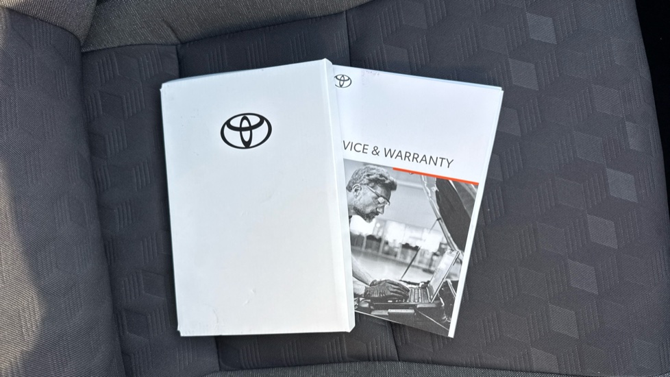 Toyota Yaris 1.5 Hybrid Design 5dr CVT Hybrid Hatchback - Image 27