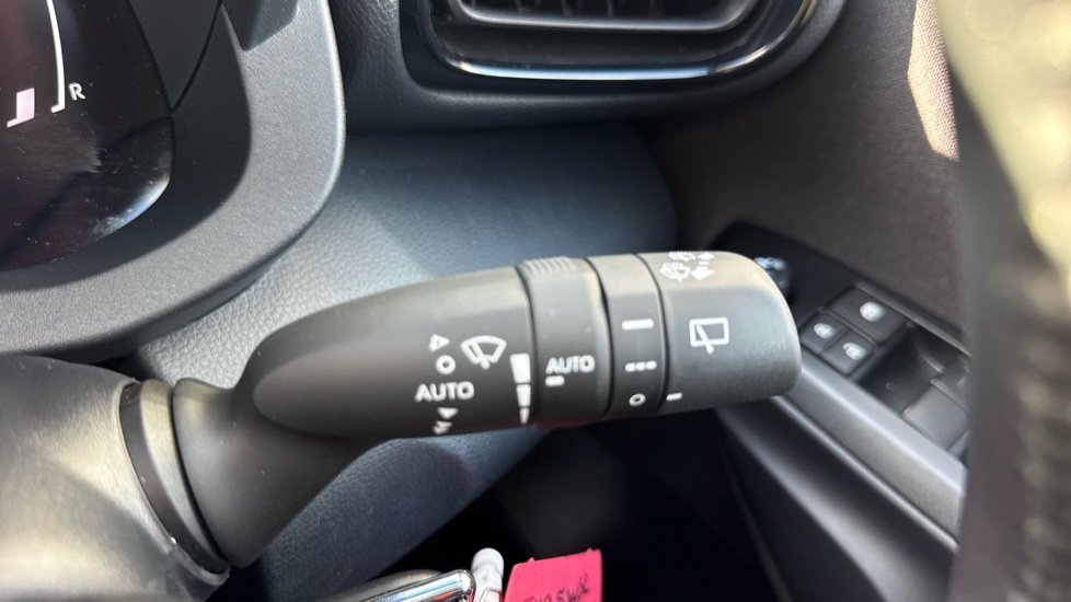 Toyota Yaris 1.5 Hybrid Design 5dr CVT Hybrid Hatchback - Image 34