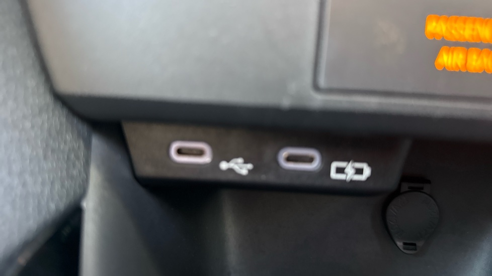 Toyota Yaris 1.5 Hybrid Design 5dr CVT Hybrid Hatchback - Image 37