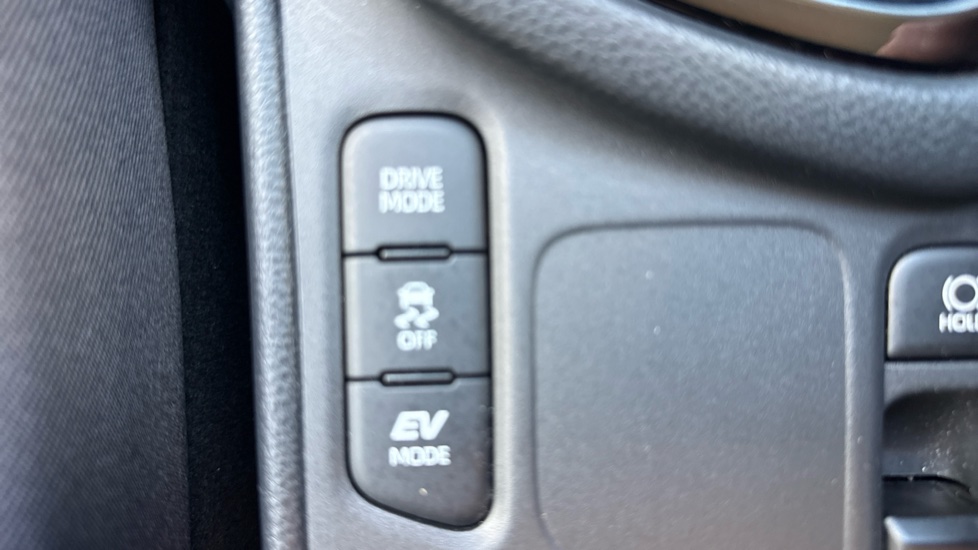 Toyota Yaris 1.5 Hybrid Design 5dr CVT Hybrid Hatchback - Image 45