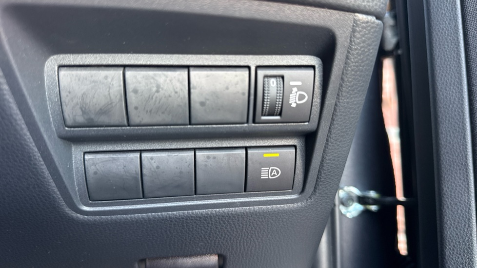 Toyota Yaris 1.5 Hybrid Design 5dr CVT Hybrid Hatchback - Image 50