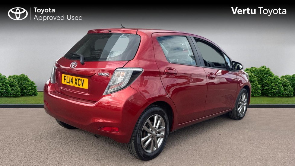 Toyota Yaris 1.33 VVT-i Icon+ 5dr Multidrive S Petrol Hatchback - Image 2