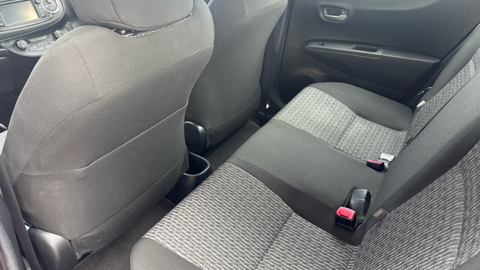 Toyota Yaris 1.33 VVT-i Icon+ 5dr Multidrive S Petrol Hatchback - Image 15