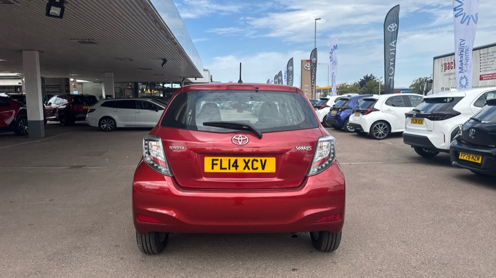 Toyota Yaris 1.33 VVT-i Icon+ 5dr Multidrive S Petrol Hatchback - Image 26