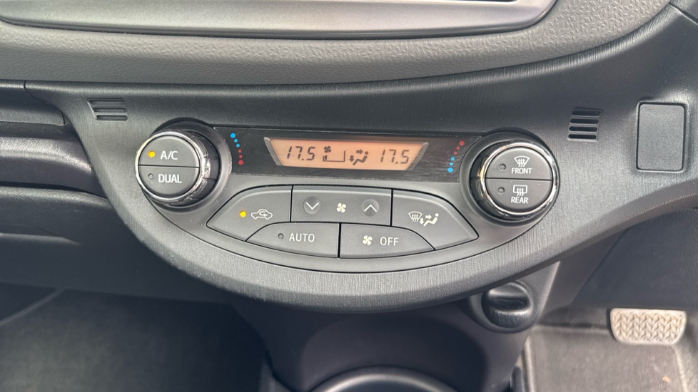 Toyota Yaris 1.33 VVT-i Icon+ 5dr Multidrive S Petrol Hatchback - Image 30