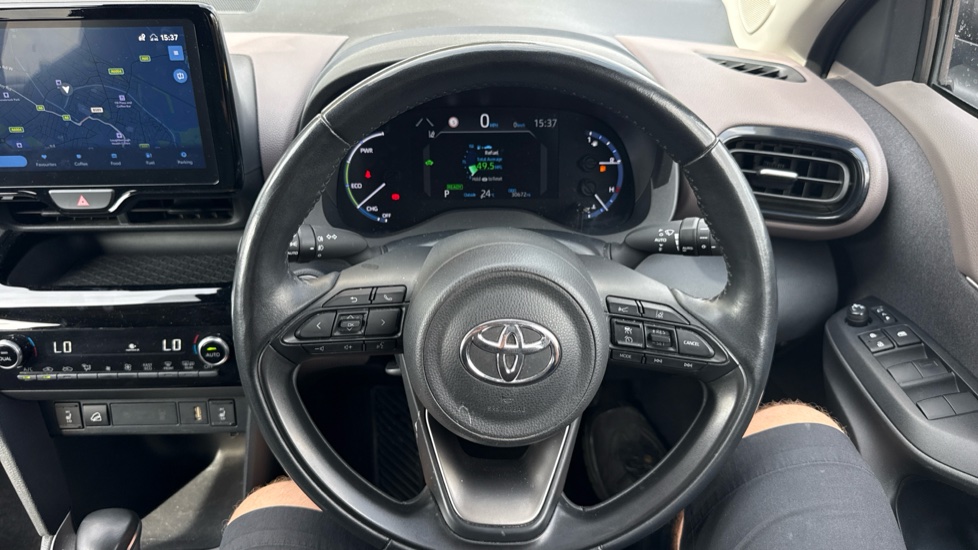 Toyota Yaris Cross 1.5 Hybrid Excel AWD 5dr CVT Hybrid Estate - Image 7