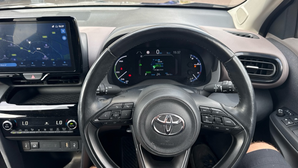 Toyota Yaris Cross 1.5 Hybrid Excel AWD 5dr CVT Hybrid Estate - Image 10