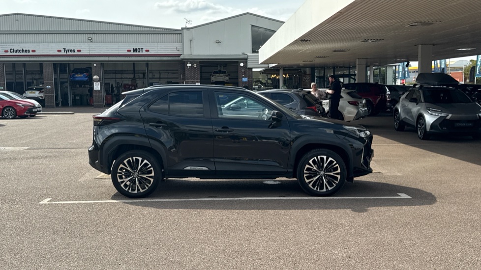 Toyota Yaris Cross 1.5 Hybrid Excel AWD 5dr CVT Hybrid Estate - Image 23