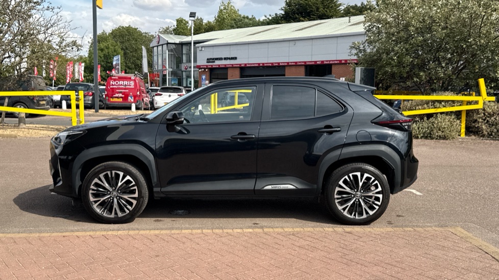 Toyota Yaris Cross 1.5 Hybrid Excel AWD 5dr CVT Hybrid Estate - Image 24