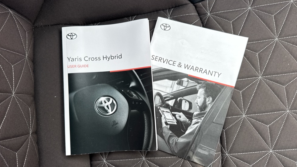 Toyota Yaris Cross 1.5 Hybrid Excel AWD 5dr CVT Hybrid Estate - Image 27