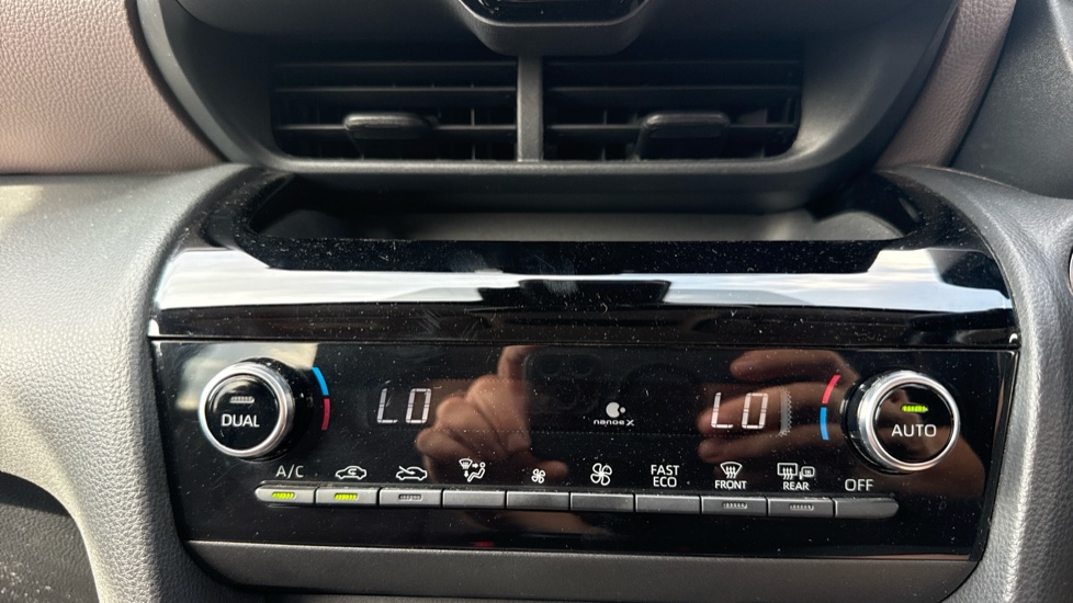 Toyota Yaris Cross 1.5 Hybrid Excel AWD 5dr CVT Hybrid Estate - Image 34