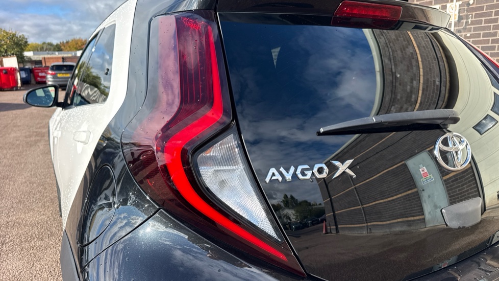 Toyota Aygo X 1.0 VVT-i Edge 5dr Petrol Hatchback - Image 21