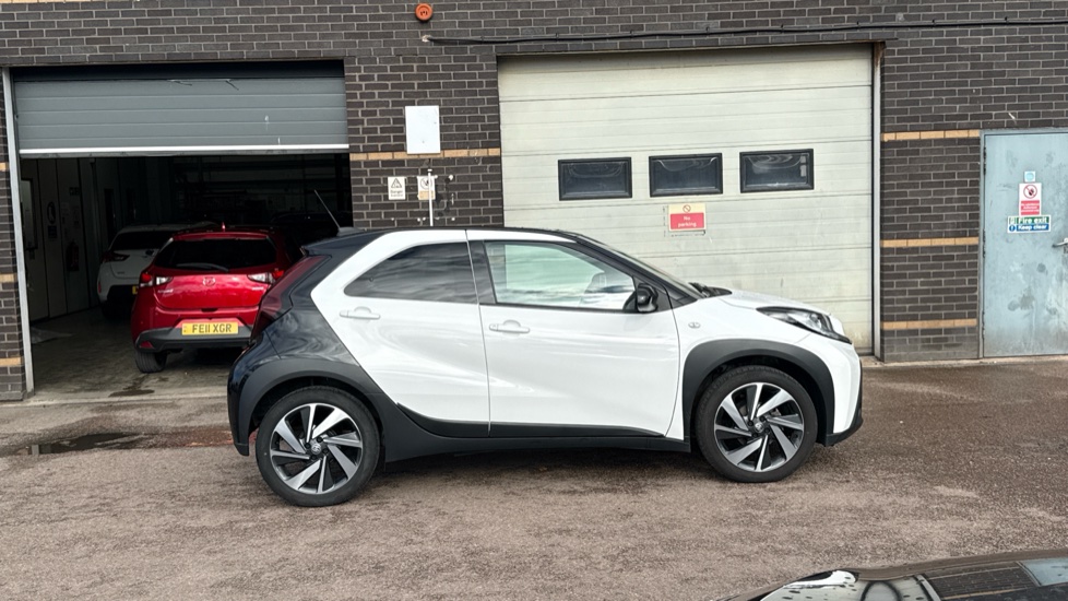 Toyota Aygo X 1.0 VVT-i Edge 5dr Petrol Hatchback - Image 23