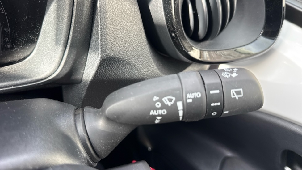 Toyota Aygo X 1.0 VVT-i Edge 5dr Petrol Hatchback - Image 34