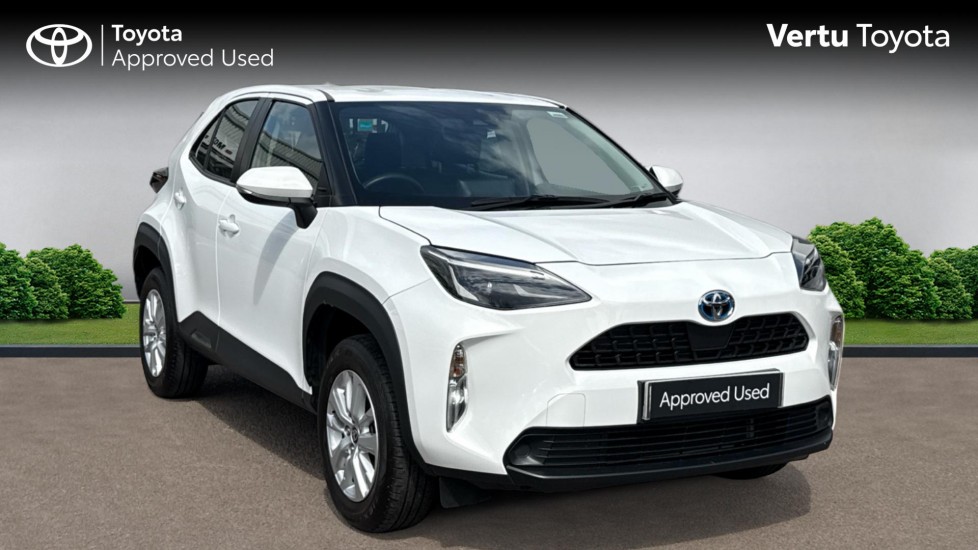 Toyota Yaris Cross 1.5 Hybrid Icon 5dr CVT Hybrid Estate - Image 1