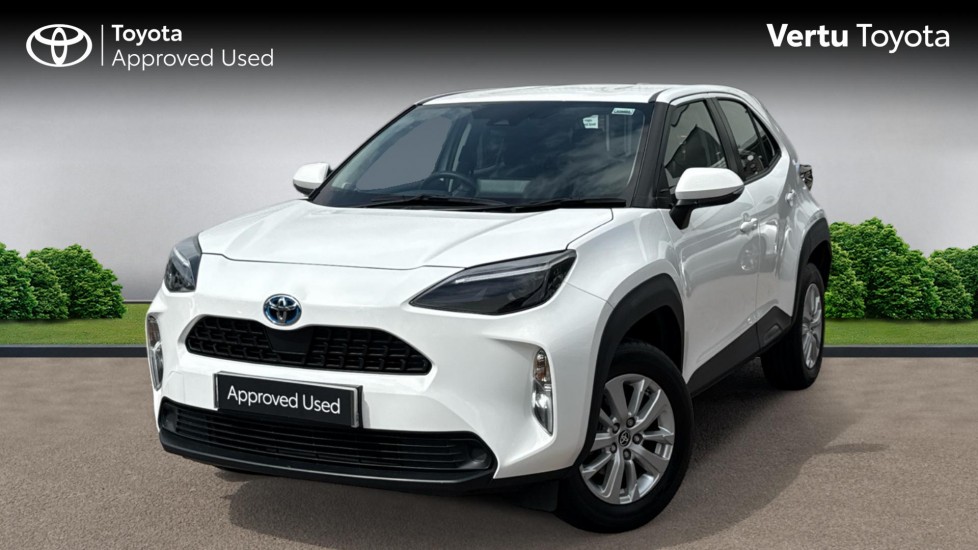 Toyota Yaris Cross 1.5 Hybrid Icon 5dr CVT Hybrid Estate - Image 3