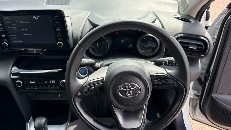 Toyota Yaris Cross 1.5 Hybrid Icon 5dr CVT Hybrid Estate - Image 7