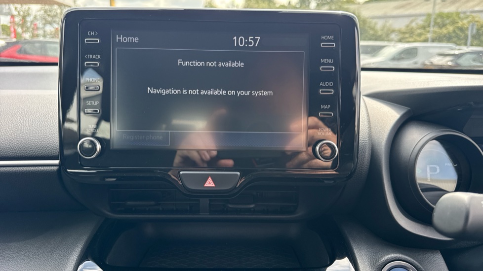 Toyota Yaris Cross 1.5 Hybrid Icon 5dr CVT Hybrid Estate - Image 9