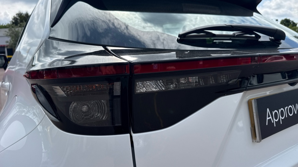 Toyota Yaris Cross 1.5 Hybrid Icon 5dr CVT Hybrid Estate - Image 21