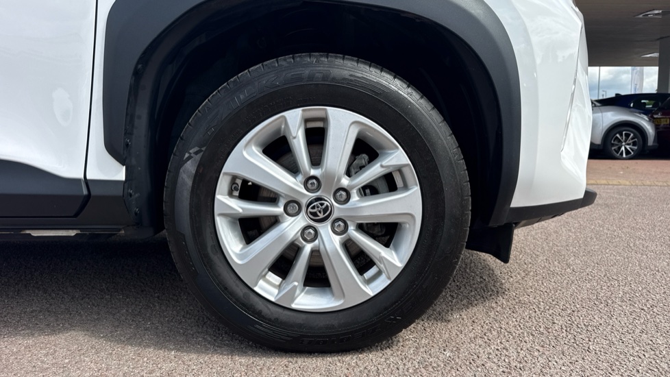 Toyota Yaris Cross 1.5 Hybrid Icon 5dr CVT Hybrid Estate - Image 25