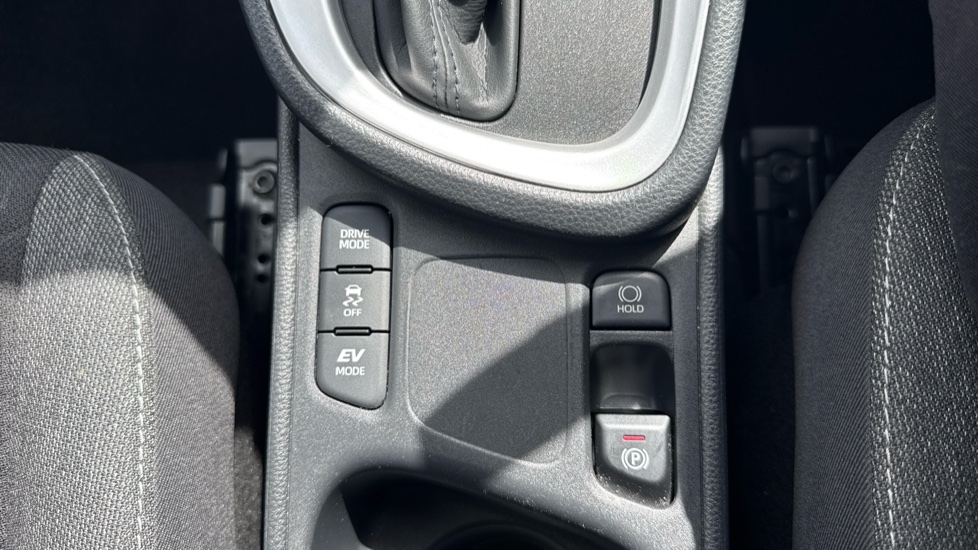 Toyota Yaris Cross 1.5 Hybrid Icon 5dr CVT Hybrid Estate - Image 45