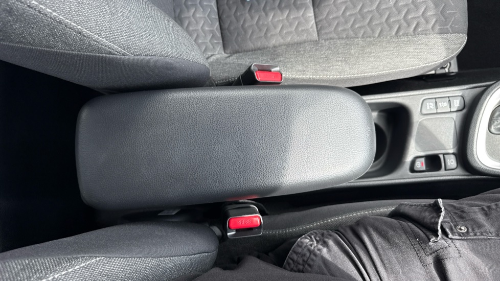 Toyota Yaris Cross 1.5 Hybrid Icon 5dr CVT Hybrid Estate - Image 48