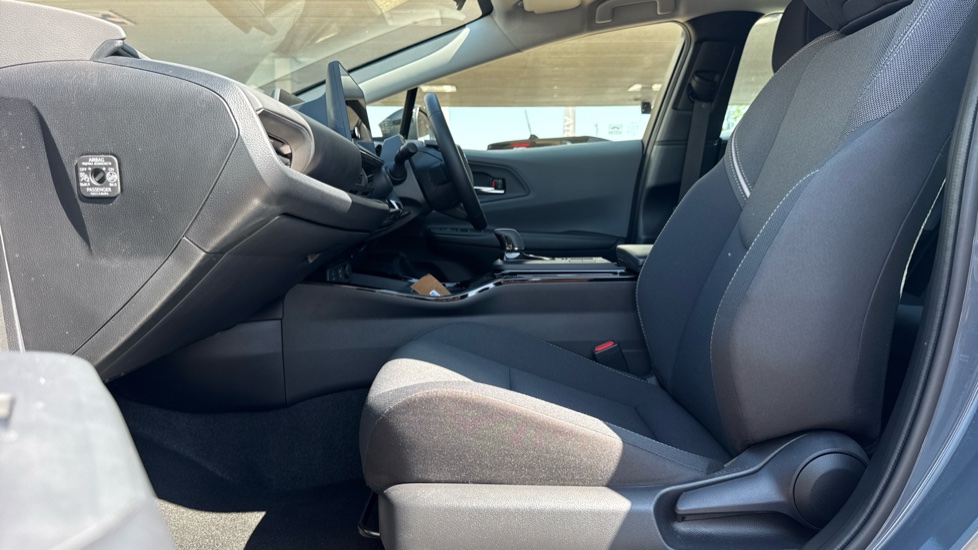 Toyota Prius 2.0 PHEV Design 5dr CVT Hatchback - Image 5