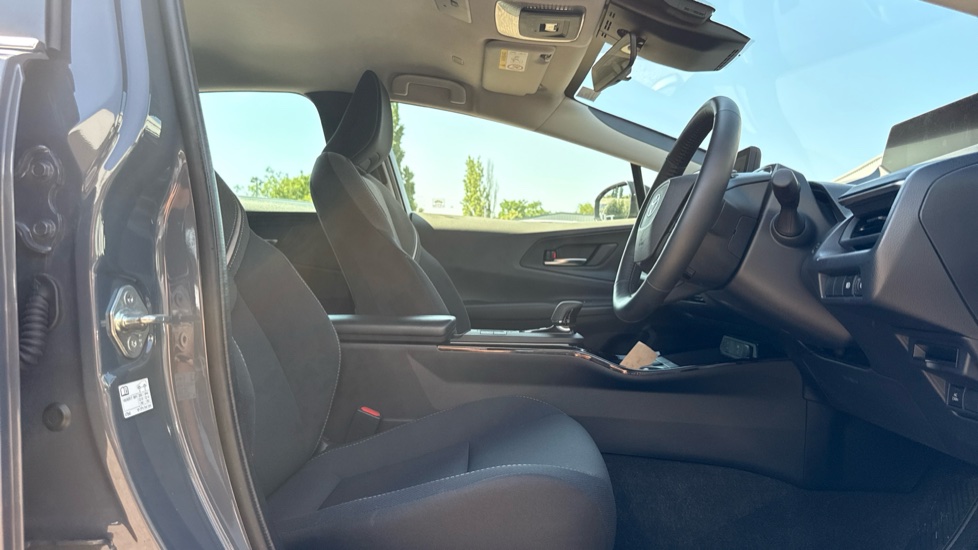 Toyota Prius 2.0 PHEV Design 5dr CVT Hatchback - Image 12