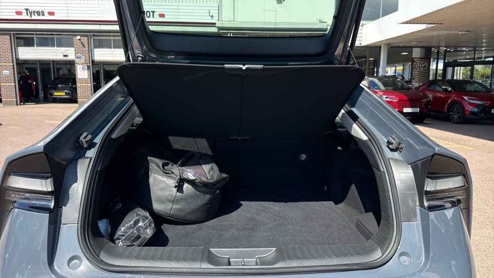 Toyota Prius 2.0 PHEV Design 5dr CVT Hatchback - Image 13