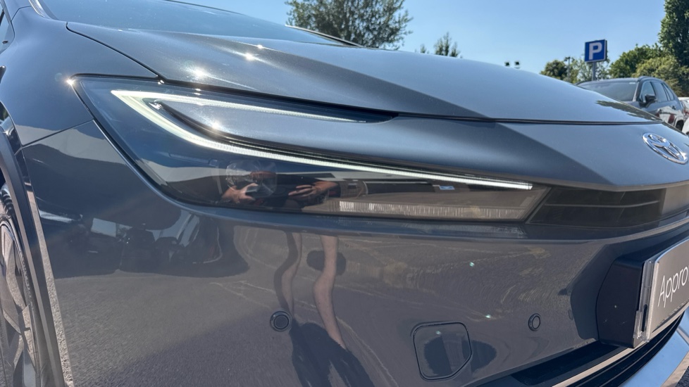 Toyota Prius 2.0 PHEV Design 5dr CVT Hatchback - Image 20