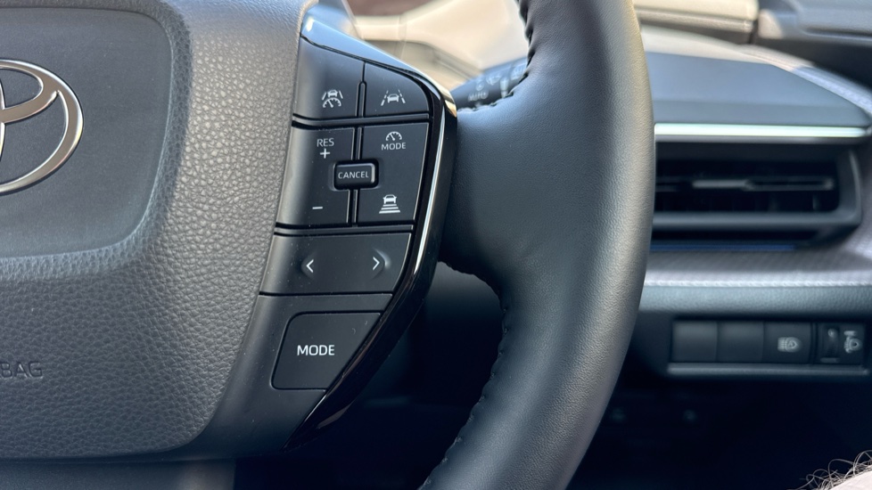 Toyota Prius 2.0 PHEV Design 5dr CVT Hatchback - Image 31
