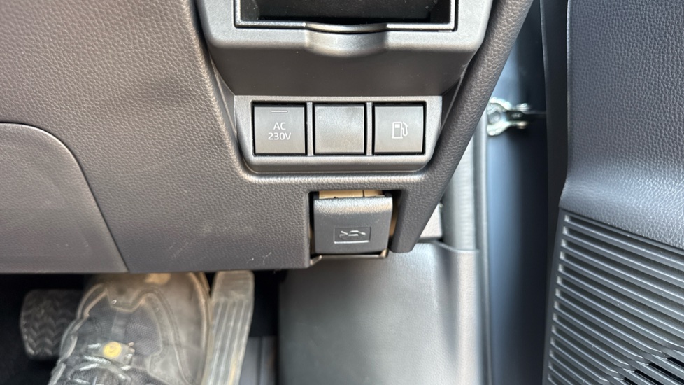 Toyota Prius 2.0 PHEV Design 5dr CVT Hatchback - Image 49