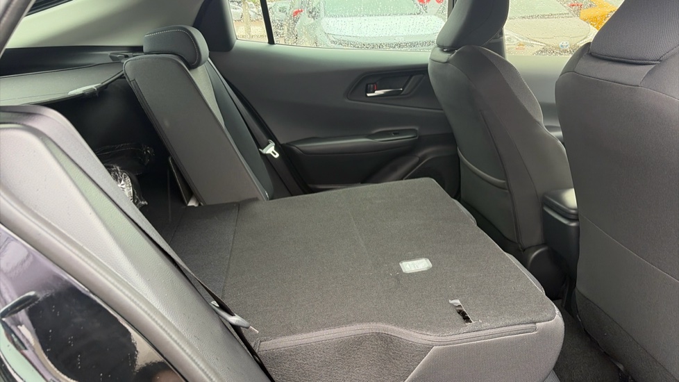 Toyota Prius 2.0 PHEV Design 5dr CVT Hatchback - Image 18