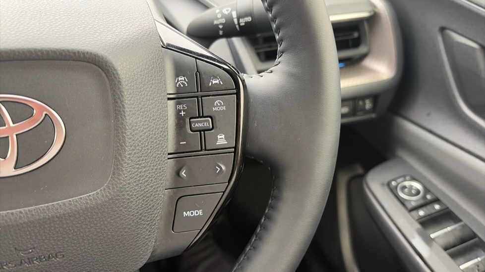 Toyota Prius 2.0 PHEV Design 5dr CVT Hatchback - Image 30